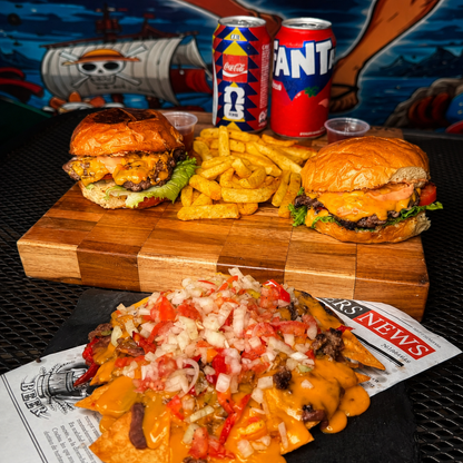 2 Burgers Ronoroa Zoro con Papas + Nachos y 2 Sodas por solo $16.99 en La Cueva del Yonkou - Chiriquí