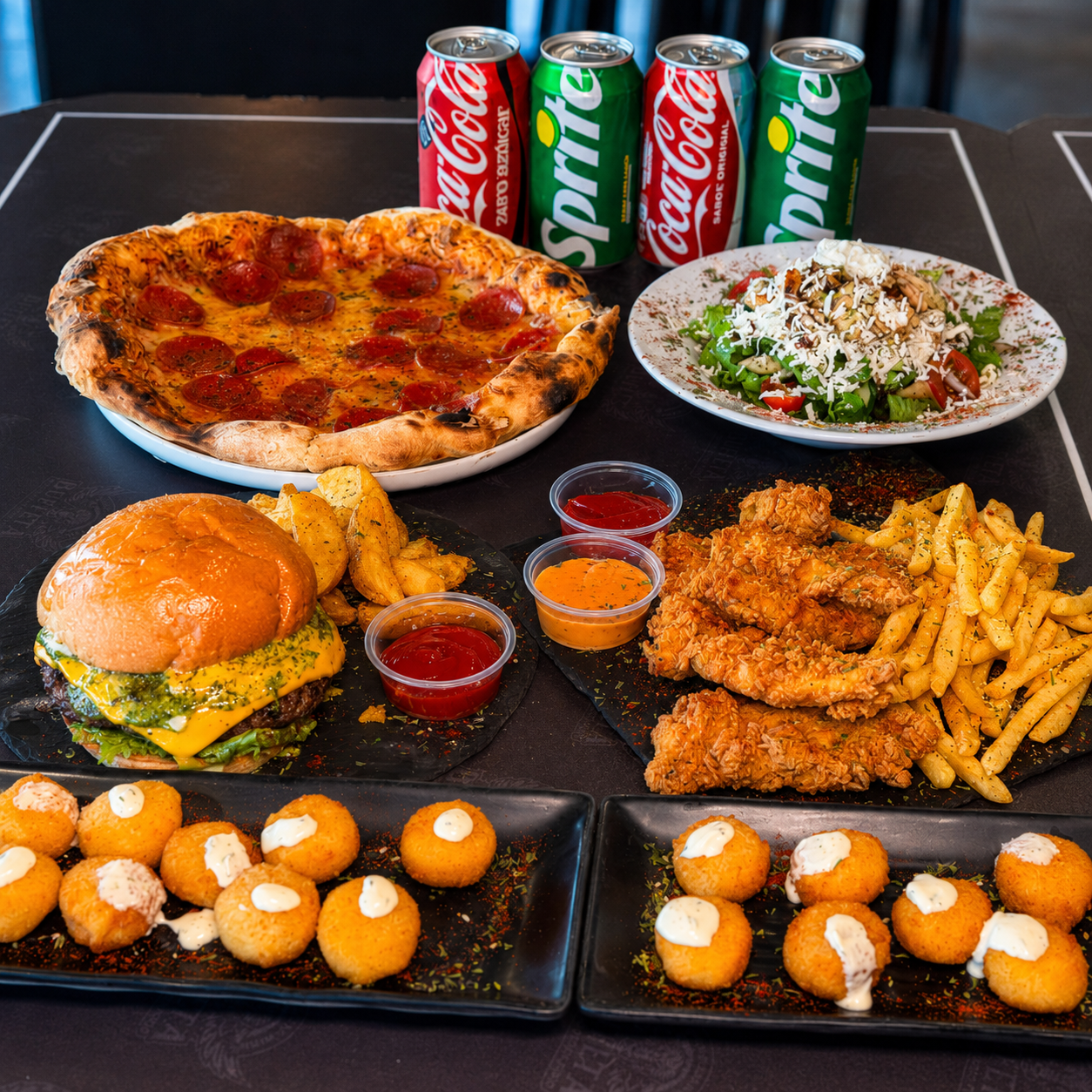 Pizza de Pepperoni, Cheesy Burger, Chicken Fingers, Ensalada, Entradas y 4 Bebidas por $30 en Buffeta – Chiriquí