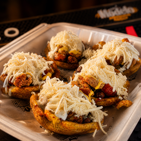Chicharrón Mixto + Nachos + Canastas de Patacón + Cubetazo por solo $15 en Chicharrones Panamá