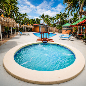 Pasadía con Piscina + Playa + Almuerzo y Bebida desde $15 en Bay View Hotel