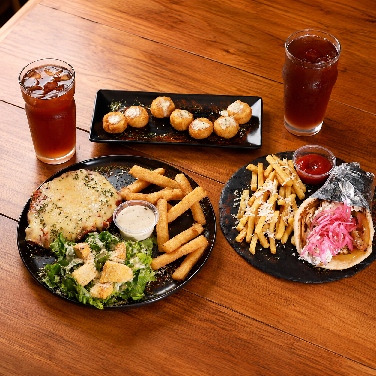 2 Platos Fuertes + 2 Bebidas + 1 Entrada a elegir por $15 en Buffeta - Chiriquí