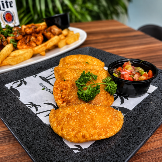 Picada de los Frenes + 5 Empanadas  + Cubetazo Nacional por solo $20 en Santo Gusto