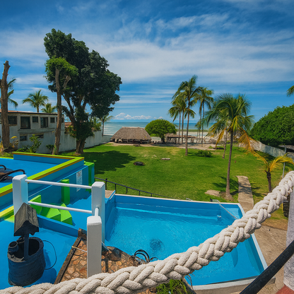 Day Pass con Piscina + Almuerzo y Bebida desde $13 en La Perla del Pacífico