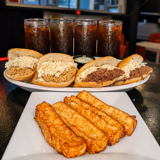 4 Arepas Fritas Rellenas + 4 Dedos de Queso Crujientes + 4 Té Fríos por solo $15 en Gastronomía Zuliana