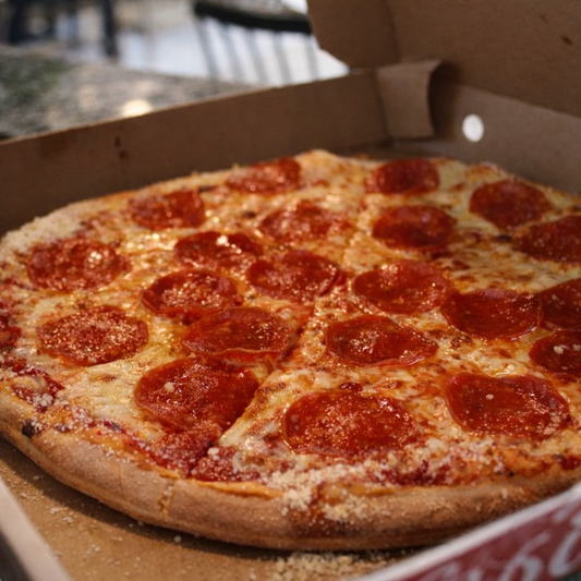 2 Pizzas Clásicas + 2 Sodas por solo $9.99 en La Casa del Queso