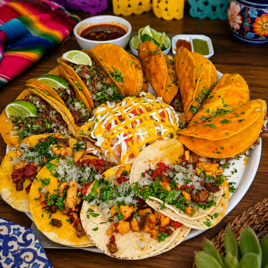 Bandeja Mexicana para Compartir: Quesabirrias, Tacos y Nachos por solo $25 en Mexican Food Betania