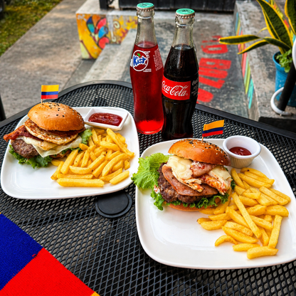 2 Costeburgers + Papitas Fritas + Sodas por solo $10 en L'Coste Burguer