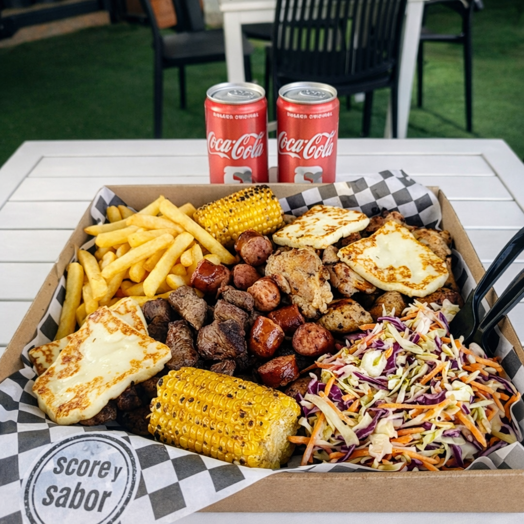 Paga $12 y consume $20 en todo el menú de bebidas y comidas en Score y Sabor