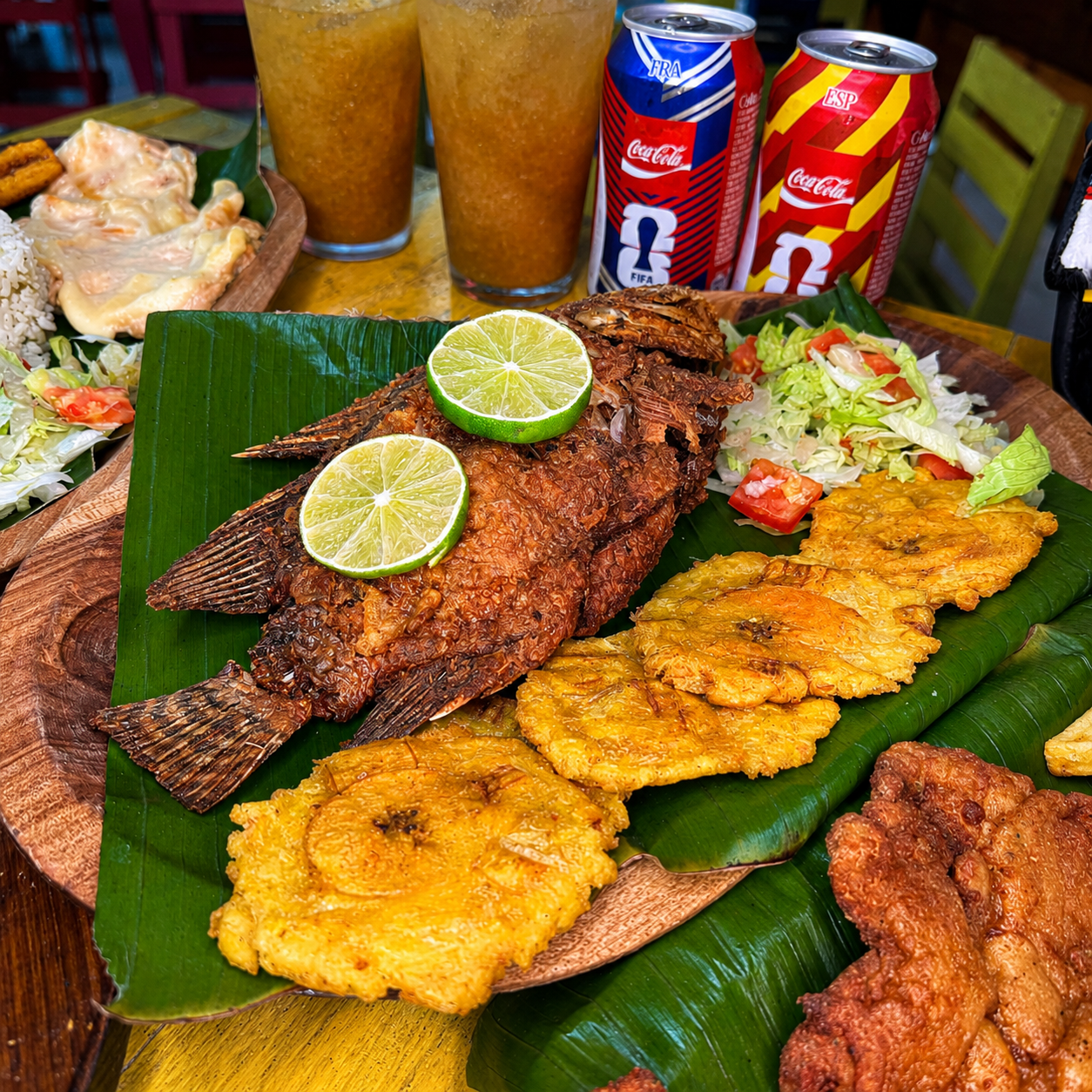 4 Platos a Elegir + Entrada de Empanadas + 4 Bebidas por $30 en Locombia