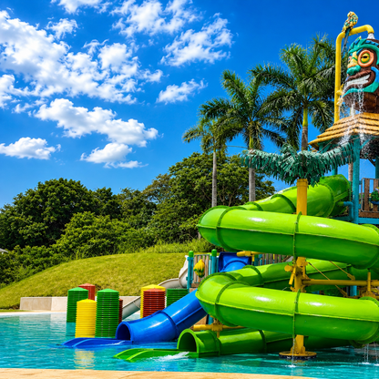 Day Pass para 2 Adultos o 2 Adultos + 2 Niños + Delicioso Combo de Comida desde $45 en Bay Club Playa Dorada
