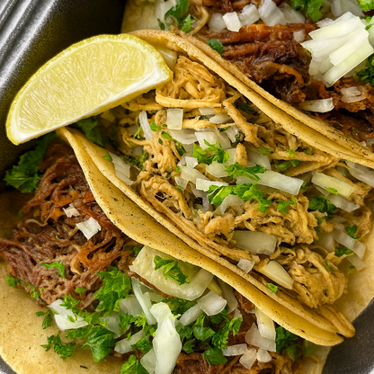 2 Órdenes de Tacos + Nachos con Pollo + 2 Sodas por $15 en Taquería Q’ Onda Guey