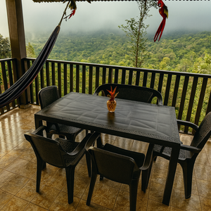 Escápate a Cerro Azul + 2 Desayunos + Piscina Climatizada y Zipline para 2 personas por $39.95 en Hacienda Mi Montañita