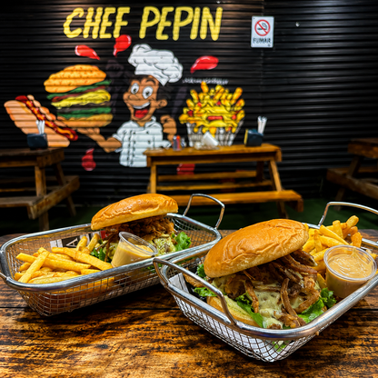 2 Burgers con Nachos para Compartir + 2 Bebidas por solo $17.99 en Chef Pepin