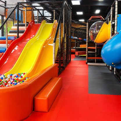 2 Horas de juego ilimitado para 1 niño + 2 adultos + Botella de Agua por $10 en Dream Play