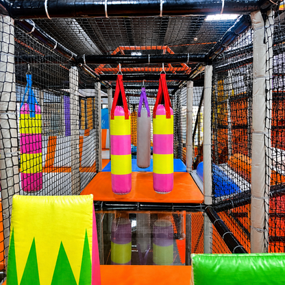 2 Horas de juego ilimitado para 1 niño + 2 adultos + Botella de Agua por $10 en Dream Play