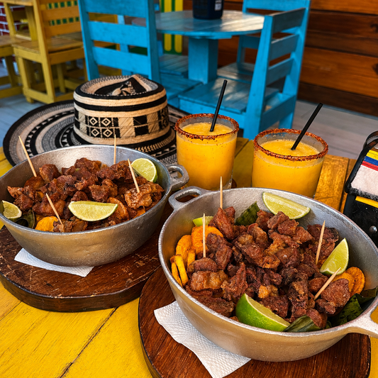 2x1 en Cazuelas de Chicharrón + 2 Bebidas por $15 en Locombia