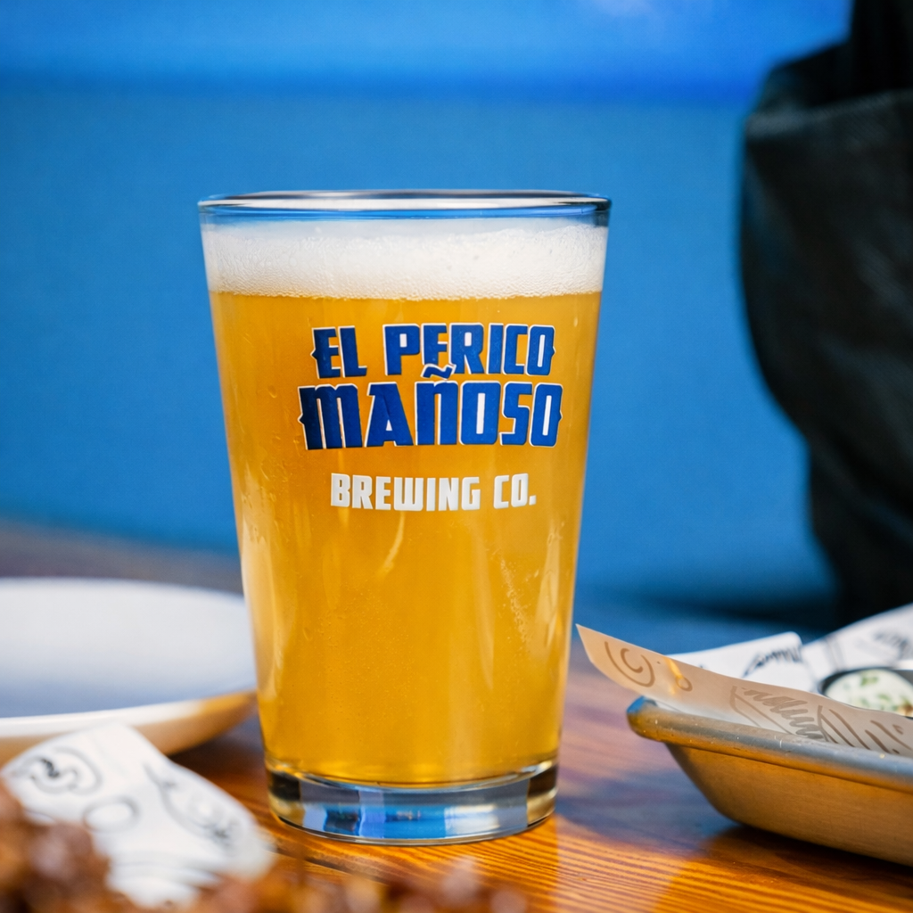 Combo Mañoso: Nachos + 2 Tacos de Carne + 2 Cervezas o Sodas por $20 en El Perico Mañoso