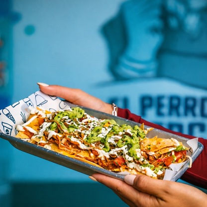 Combo Mañoso: Nachos + 2 Tacos de Carne + 2 Cervezas o Sodas por $20 en El Perico Mañoso