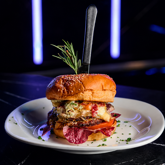 2 Burgers + Papas Fritas + 2 Sodas por solo $8 en Zone Xtreme VIP