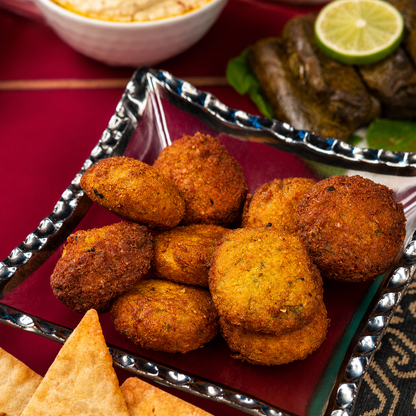 All You Can Eat Turco para 2 Personas con Shawarma, Pinchos, Pizzas Turcas y Té Caliente por $30 en Estambul Turkish Delight