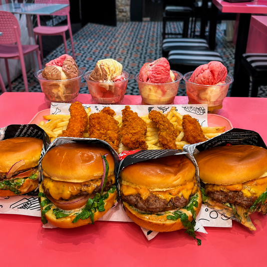 Family Pack: 4 Burgers Clásicas + 5 Chicken Tenders + Papas Grandes + 4 Helados por $29.99 en Beauty and the Butcher