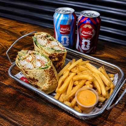 2 Wraps de Pollo Frito con Papas y Queso Cheddar + 2 Bebidas por solo $10 en Chef Pepin