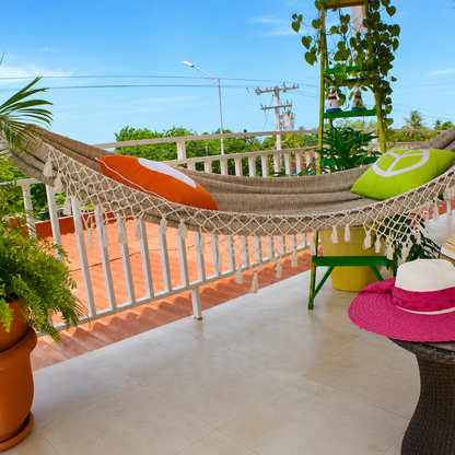 Pasadía para 2 Personas + Habitación + Piscina + Copas de Vino por solo $40 en Hotel Coronado Inn