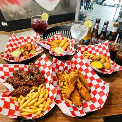 All You Can Drink + All You Can Eat de Alitas, Boneless, Chicharrón y más por solo $14.99 en Alitas Salvajes Pub