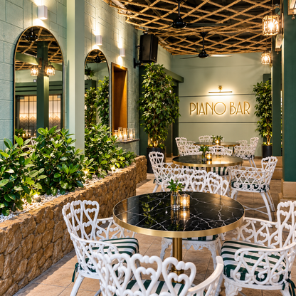 Cena de 3 Tiempos para 2 Personas con Entrada + Plato Fuerte + Postre por $35 en Piano Bar
