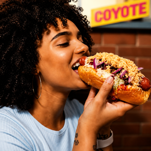 2 Coyote Dogs + 2 Elotes + 2 Esquites por $20 en Coyote Brisas del Golf