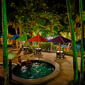 Estadía para 2 o 4 Personas con Desayuno Incluido desde solo $55 por noche en Bay View Hotel