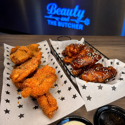 All You Can Eat de Wings y Tenders por una hora para 2 personas por solo $20 en Beauty and the Butcher - Condado del Rey