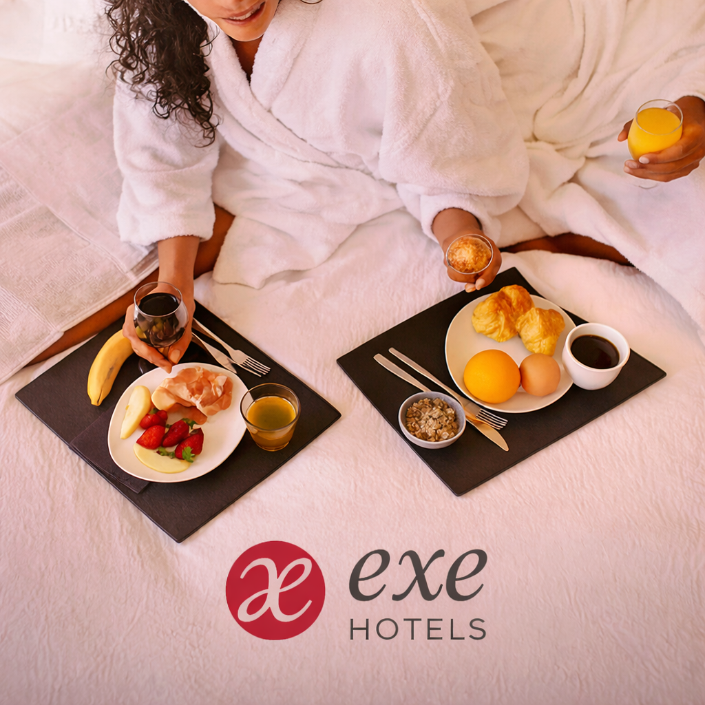 Estadía en SUITE + Botella de Vino y Tabla de Fríos + Desayuno para 2 Personas por $99 en Hotel Exe Oriental