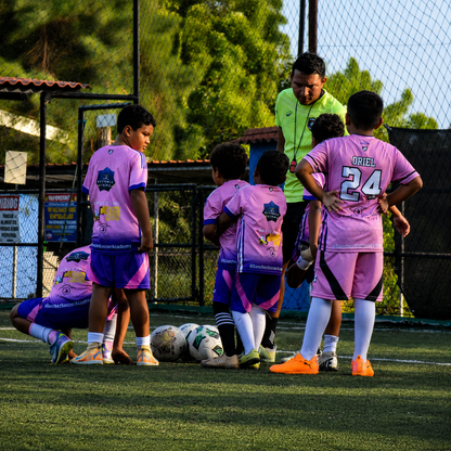 1 Mes de Entrenamiento de Fútbol para Niños y Jóvenes desde Sub6 hasta Sub16 por $25 en Sánchez Soccer Academy