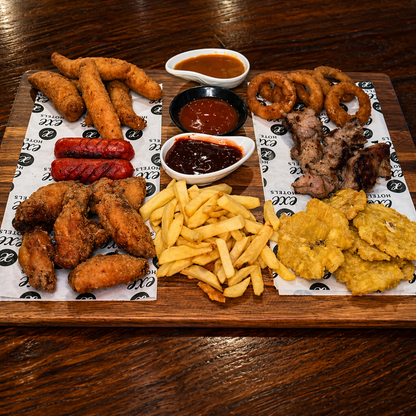 Picada Mixta de Carnes + 2 Cubetazos Nacionales por solo $20 en Exe Lounge Bar by Exe Oriental