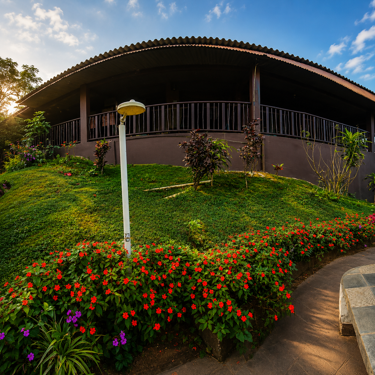 Escápate a Cerro Azul + 2 Desayunos + Piscina Climatizada y Zipline para 2 personas por $39.95 en Hacienda Mi Montañita