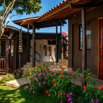 Escápate a Cerro Azul + 2 Desayunos + Piscina Climatizada y Zipline para 2 personas por $39.95 en Hacienda Mi Montañita
