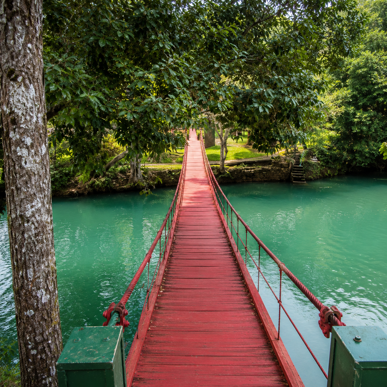Escápate a Cerro Azul + 2 Desayunos + Piscina Climatizada y Zipline para 2 personas por $39.95 en Hacienda Mi Montañita