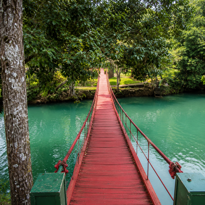 Escápate a Cerro Azul + 2 Desayunos + Piscina Climatizada y Zipline para 2 personas por $39.95 en Hacienda Mi Montañita
