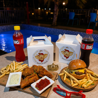 4 Menús Manus Kid + 2 Tickets de Piscina por solo $15 en Manu's Grill