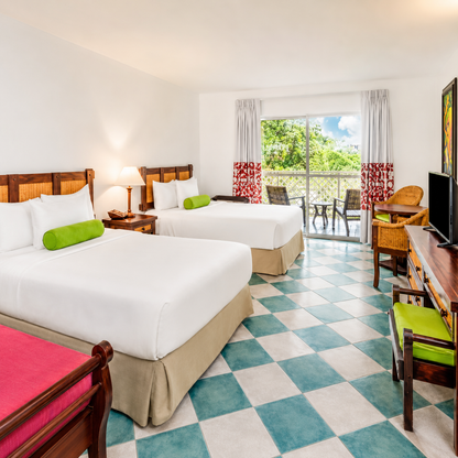 Estadía All Inclusive de 2 Días y 1 Noche para 2 Personas desde $140 en Grand Decameron Panama