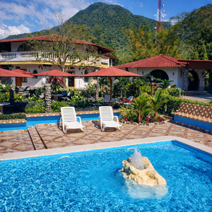 Estadía de 1 Noche en El Valle de Antón para 2, 3 o 4 Personas + Desayuno Incluido