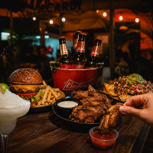 Paga $20 y Consume $35 en Comidas y Bebidas en Par de Pintas