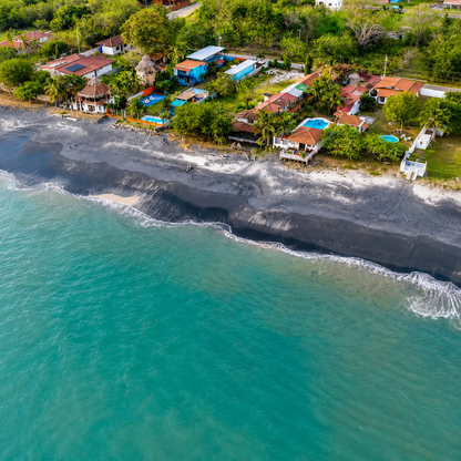 Estadía en Bungalow para hasta 6 Personas + Piscina y Playa por $150 en Bungalow Marvella