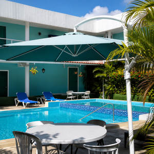 Pasadía con Acceso a Piscina + Hamburguesa y Soda por $12.50 en Hotel Pacific Coast
