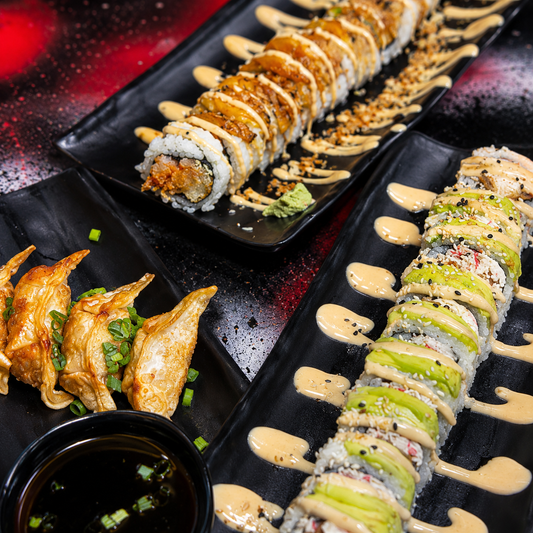 3 Sushis + 2 Entradas de Gyozas y 2 Bebidas por $15 en Sushi Street