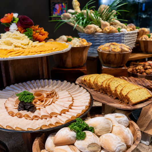 Almuerzo o Cena Buffet para 2 Personas + 2 Bebidas desde $50 en Restaurante Molas – Hotel El Panamá