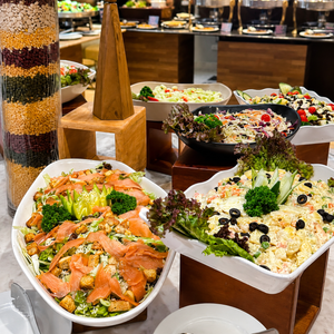 Almuerzo o Cena Buffet para 2 Personas + 2 Bebidas desde $50 en Restaurante Molas – Hotel El Panamá