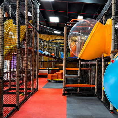 2 Horas de juego ilimitado para 1 niño + 2 adultos + Botella de Agua por $10 en Dream Play