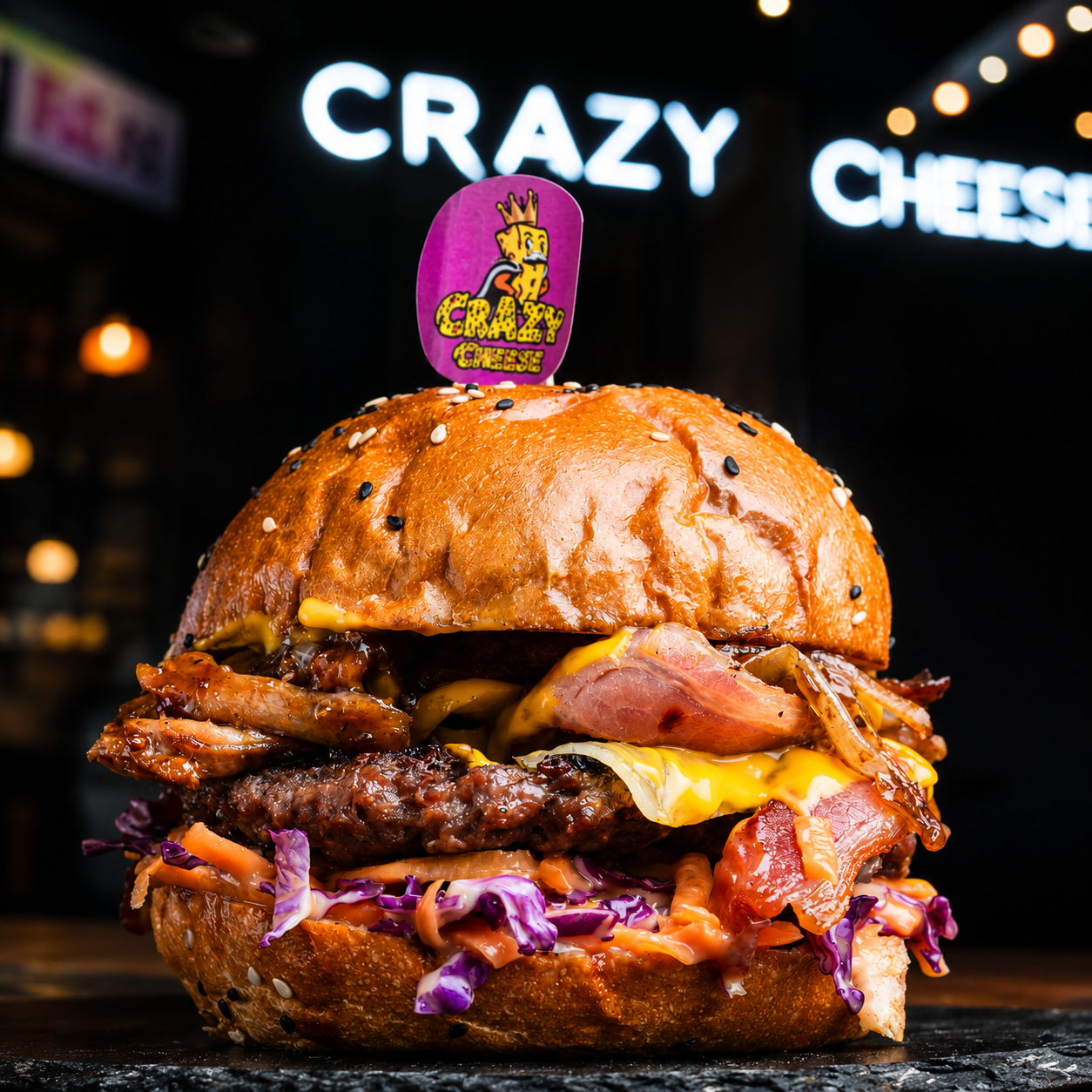 2 Burgers con Papas Fritas + 2 Bebidas por $14 en Crazy Cheese - Chiriquí
